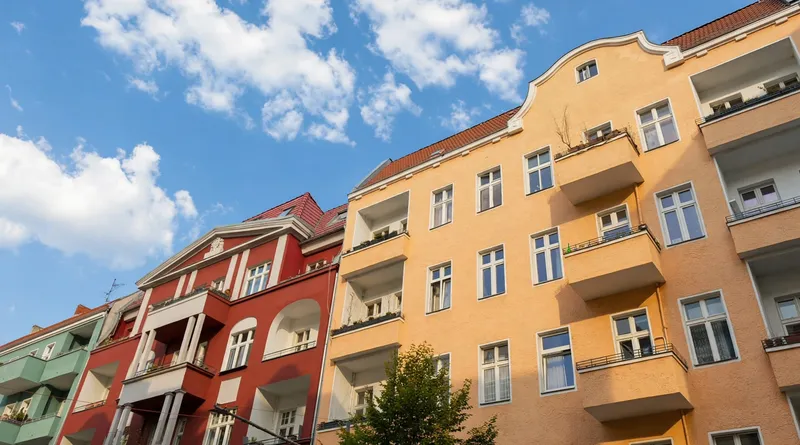 Klassische Altbauwohnung im hellen 4.OG, mit Balkon - im schönen Sprengelkiez! — photo 1